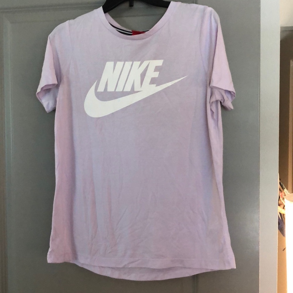Lavender Nike Essential tee